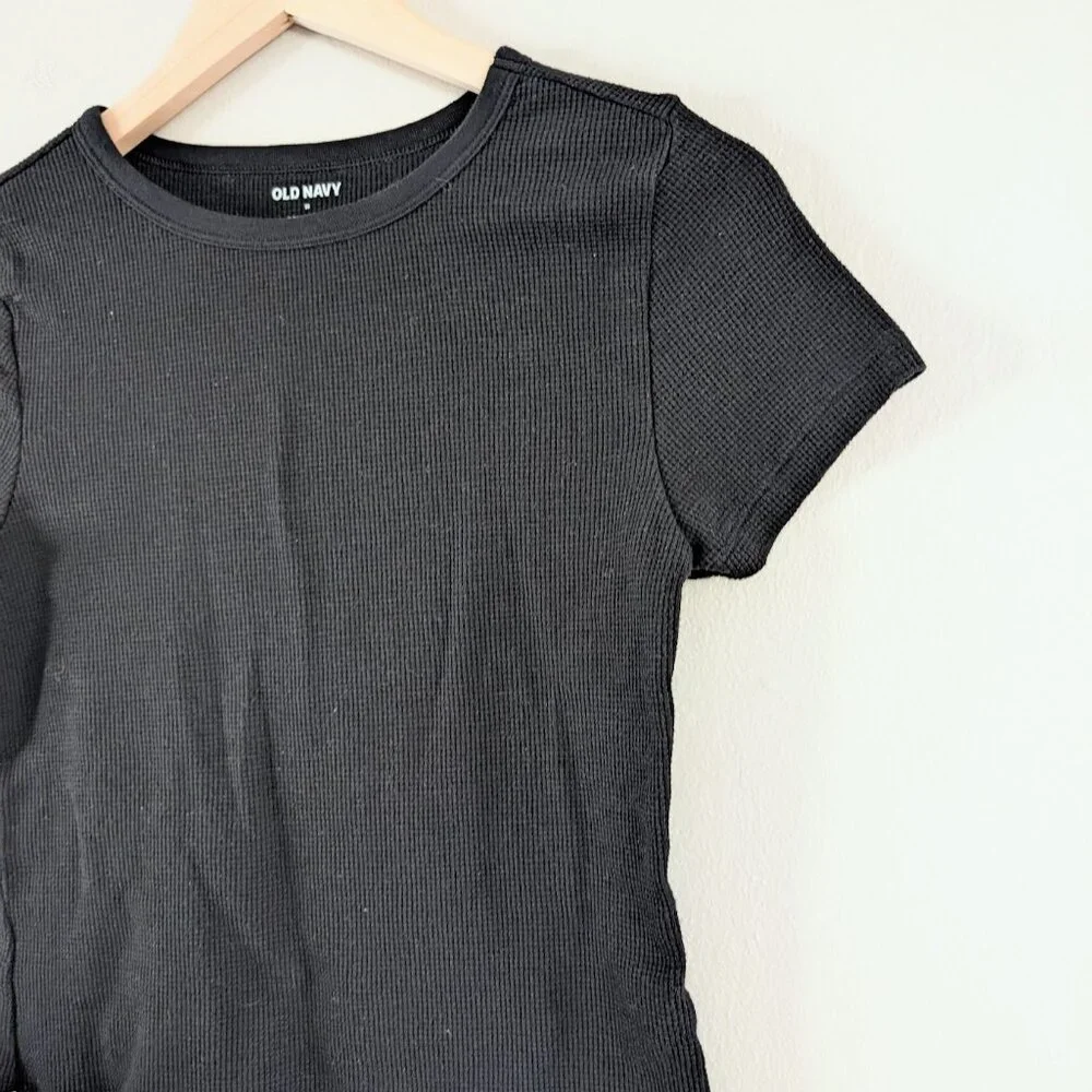 Slim Fit‎ Scallop Hem Waffle Knit Baby Tee Black Crew Neck Cotton Poly Women's M